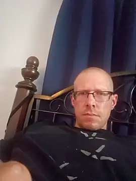 MrLeakyHelmet online show from September 8, 4:17 pm