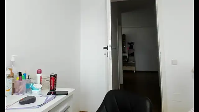 Snapshot of crystalxx18 chatting on September 25, 7:56 am crystalxx18 online show from September 25, 7:56 am