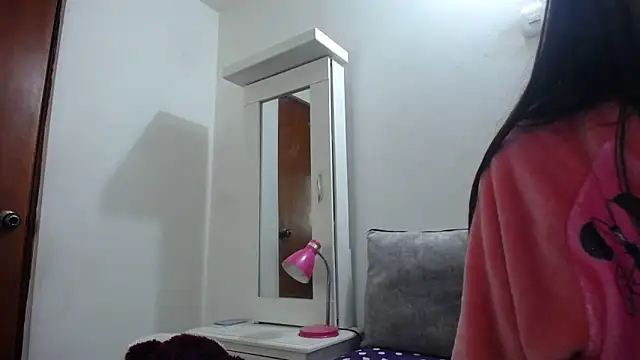 Snapshot of Taylormegan chatting on November 1, 1:13 pm Taylormegan online show from November 1, 1:13 pm