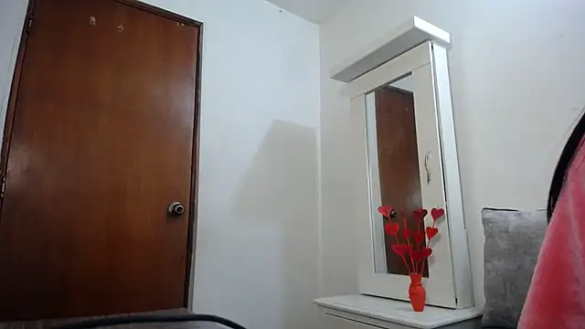 Snapshot of Taylormegan chatting on November 23, 2:17 pm Taylormegan online show from November 23, 2:17 pm