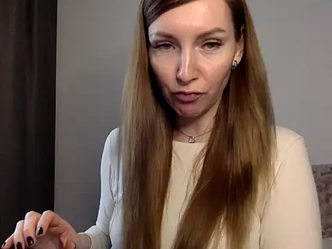 Snapshot of Varnyx chatting on November 5, 10:48 am Varnyx online show from November 5, 10:48 am