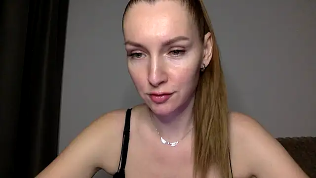 Snapshot of Varnyx chatting on November 16, 4:01 pm Varnyx online show from November 16, 4:01 pm