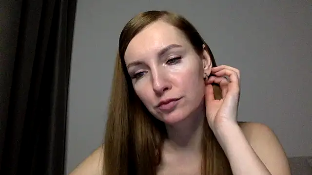 Snapshot of Varnyx chatting on November 22, 3:33 pm Varnyx online show from November 22, 3:33 pm