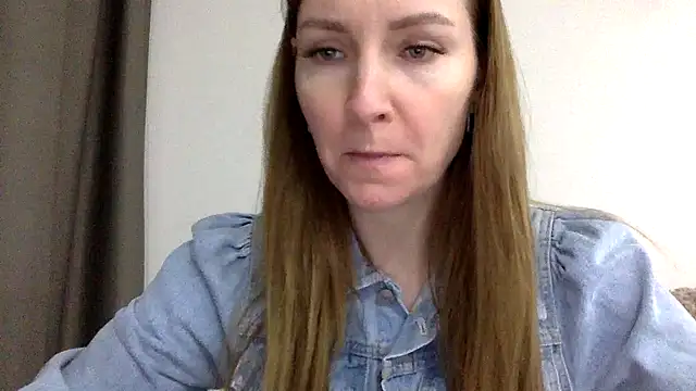 Snapshot of Varnyx chatting on December 16, 5:51 pm Varnyx online show from December 16, 5:51 pm