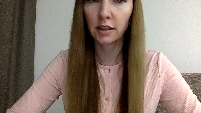 Snapshot of Varnyx chatting on December 19, 6:37 pm Varnyx online show from December 19, 6:37 pm