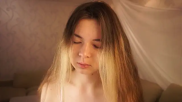 Snapshot of MarlinVarian chatting on October 23, 6:06 pm MarlinVarian online show from October 23, 6:06 pm