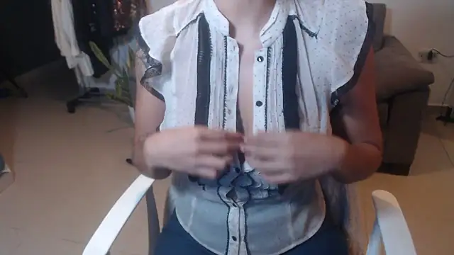 Snapshot of Katalina_sexyyy chatting on February 19, 8:49 pm Katalina sexyyy online show from February 19, 8:49 pm