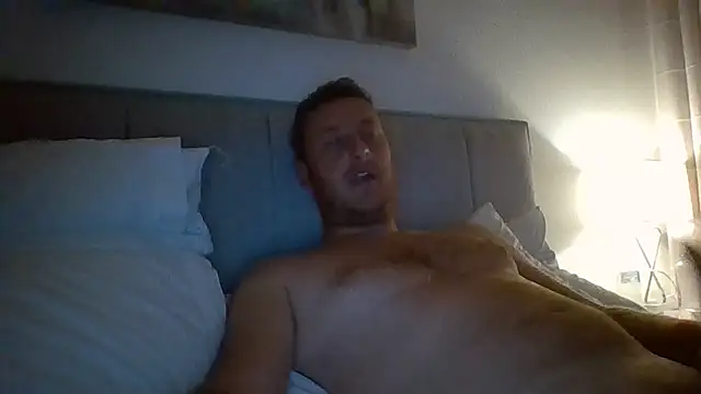 Snapshot of Londonlad818 chatting on May 29, 8:40 pm Londonlad818 online show from May 29, 8:40 pm