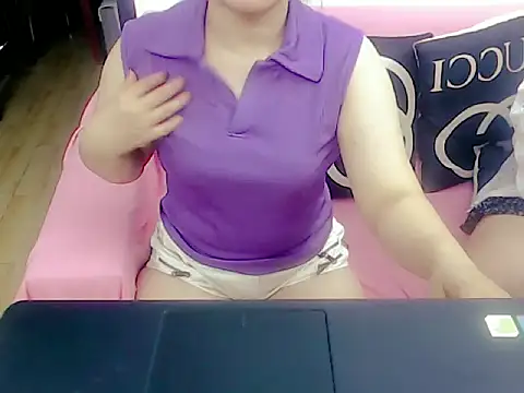 Snapshot of Hana_Mina chatting on May 21, 5:14 am Hana Mina online show from May 21, 5:14 am