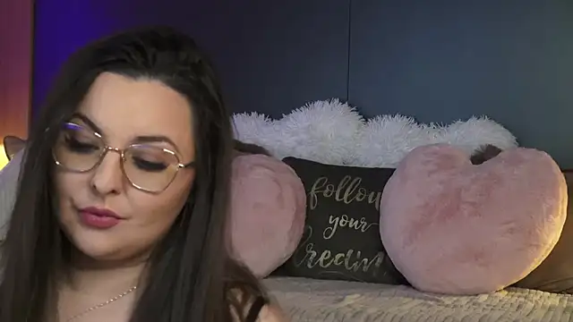 Snapshot of Mia_Swano chatting on February 21, 3:40 am Mia Swano online show from February 21, 3:40 am