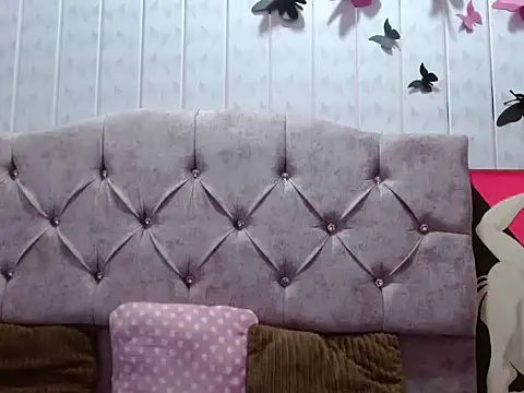 Snapshot of Emiily_Johamson chatting on September 16, 1:50 am Emiily Johamson online show from September 16, 1:50 am