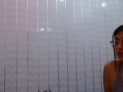Snapshot of Emiily_Johamson chatting on September 19, 2:24 am Emiily Johamson online show from September 19, 2:24 am