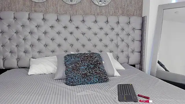 NahomyAngel online show from October 23, 1:32 pm