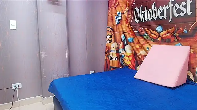 sofi hils online show from September 27, 11:59 am