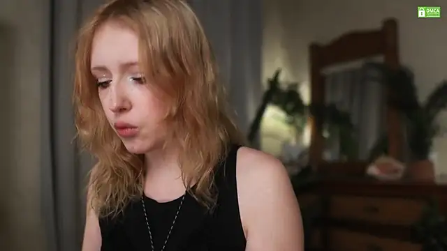 Snapshot of rosy_petal chatting on September 18, 10:01 pm rosy petal online show from September 18, 10:01 pm