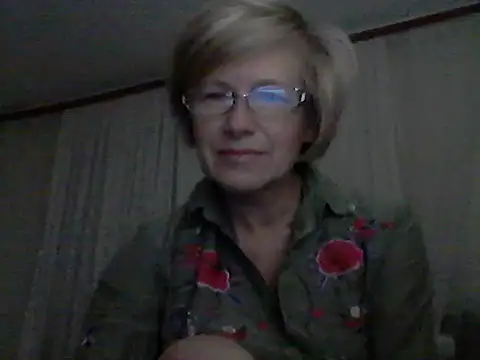 Snapshot of LucyLewisX chatting on October 14, 9:15 pm LucyLewisX online show from October 14, 9:15 pm