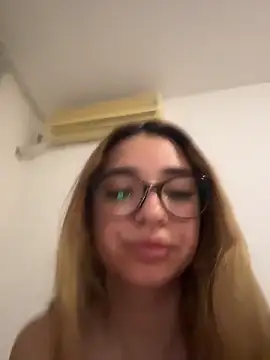 ItalianGirl online show from March 30, 5:47 pm