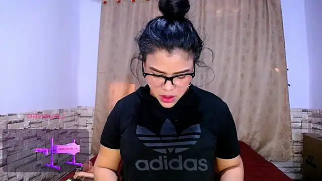 Snapshot of Bicky_24 chatting on November 5, 1:44 pm Bicky 24 online show from November 5, 1:44 pm