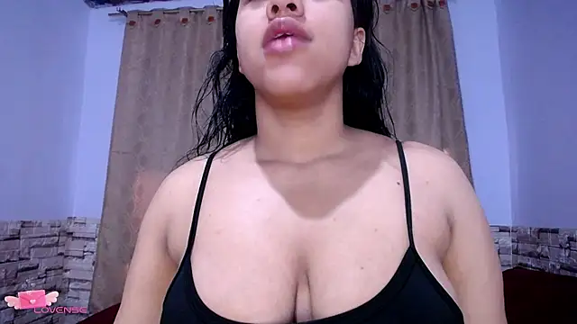 Snapshot of Bicky_24 chatting on November 14, 1:32 pm Bicky 24 online show from November 14, 1:32 pm