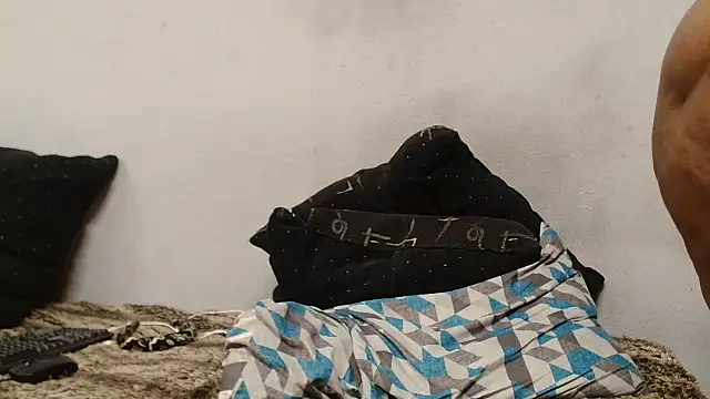 ROYALASS25 online show from February 18, 8:59 am