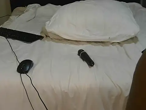 Snapshot of Sultry_Booty chatting on November 4, 7:13 pm Sultry Booty online show from November 4, 7:13 pm