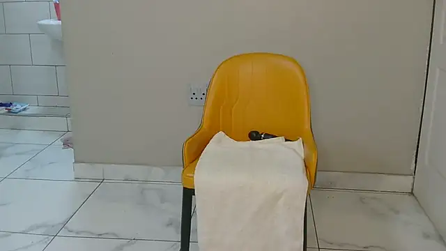 Snapshot of Sultry_Booty chatting on November 18, 11:36 am Sultry Booty online show from November 18, 11:36 am