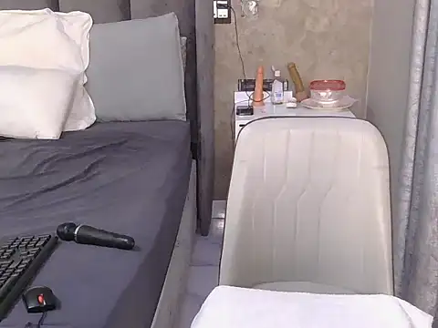 Snapshot of Sultry_Booty chatting on November 26, 2:34 am Sultry Booty online show from November 26, 2:34 am