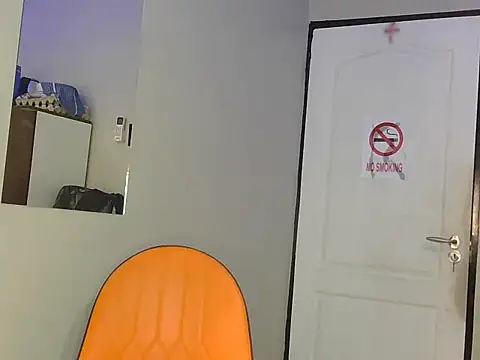 Snapshot of Sultry_Booty chatting on December 5, 11:41 am Sultry Booty online show from December 5, 11:41 am