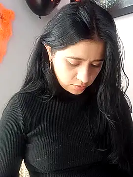 ValerieLove  online show from October 29, 7:37 pm