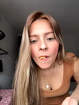 Snapshot of kendal_blonde chatting on September 24, 9:07 pm kendal blonde online show from September 24, 9:07 pm