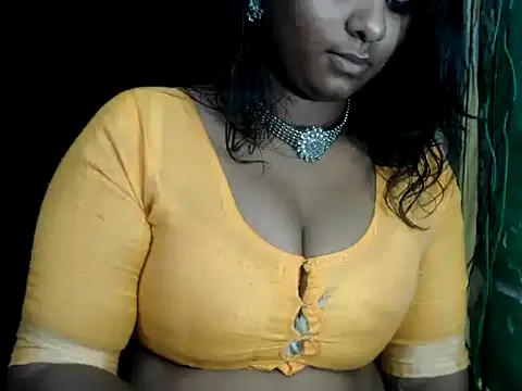 Snapshot of DearKimmi chatting on December 28, 4:09 pm DearKimmi online show from December 28, 4:09 pm