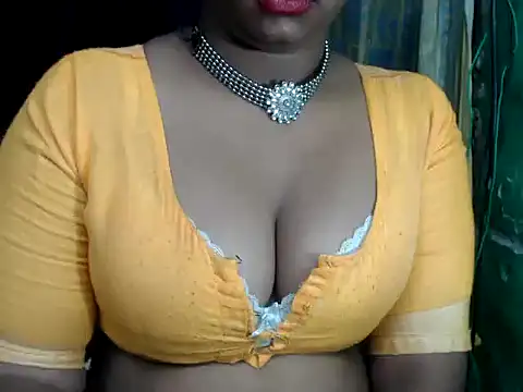 Snapshot of DearKimmi chatting on December 28, 10:23 pm DearKimmi online show from December 28, 10:23 pm