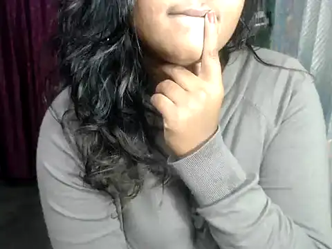 Snapshot of DearKimmi chatting on January 3, 5:53 pm DearKimmi online show from January 3, 5:53 pm