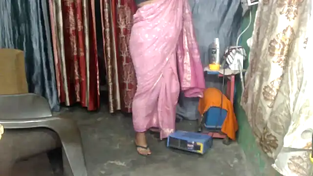 Snapshot of DearKimmi chatting on February 19, 5:06 pm DearKimmi online show from February 19, 5:06 pm