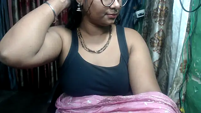 Snapshot of DearKimmi chatting on February 19, 8:10 pm DearKimmi online show from February 19, 8:10 pm