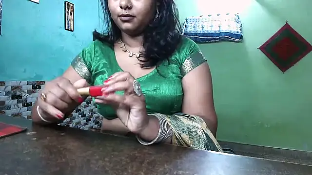 Snapshot of DearKimmi chatting on September 28, 2:39 am DearKimmi online show from September 28, 2:39 am