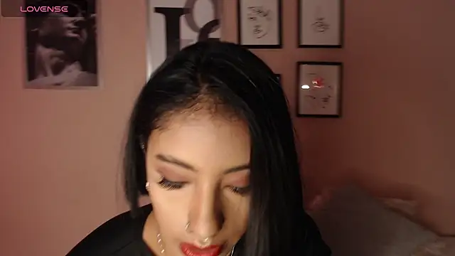 Snapshot of biancaleblanc chatting on November 20, 12:49 pm biancaleblanc online show from November 20, 12:49 pm