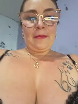 Snapshot of anythompsom chatting on October 28, 3:58 pm anythompsom online show from October 28, 3:58 pm