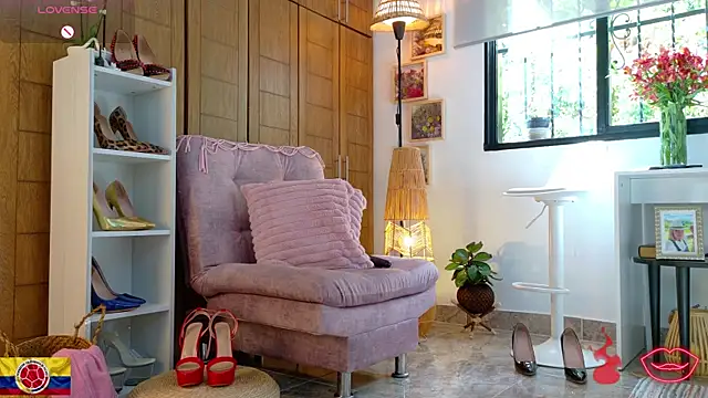 Snapshot of mrs_edha chatting on July 1, 1:45 pm mrs edha online show from July 1, 1:45 pm