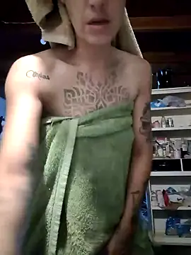 Snapshot of Almendrasexy chatting on December 4, 4:11 am Almendrasexy online show from December 4, 4:11 am