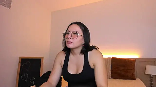 Bella Sumers online show from July 22, 3:37 pm