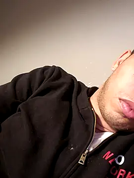 skiner222asd online show from April 22, 5:10 am