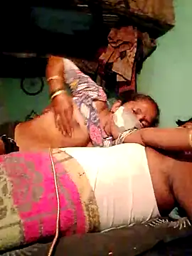 CUTE-004 online show from October 5, 3:43 pm