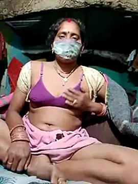 CUTE-004 online show from November 27, 6:10 pm