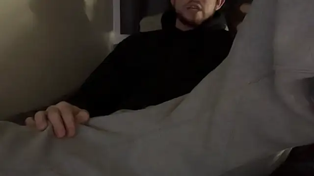 Snapshot of twinkydave chatting on November 25, 6:19 pm twinkydave online show from November 25, 6:19 pm