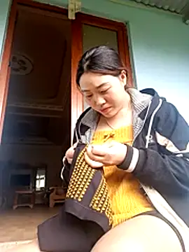 Snapshot of siki-00 chatting on October 2, 1:23 am siki-00 online show from October 2, 1:23 am