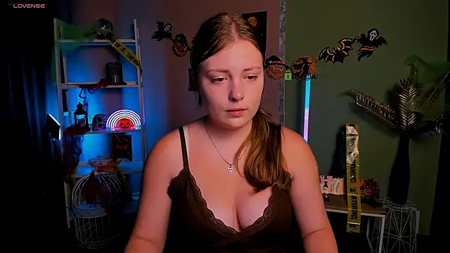 melani bumm online show from October 24, 7:10 pm