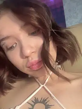 milkiiis online show from October 18, 2:58 am