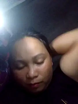 Snapshot of -Kitty-92 chatting on October 1, 9:43 pm -Kitty-92 online show from October 1, 9:43 pm