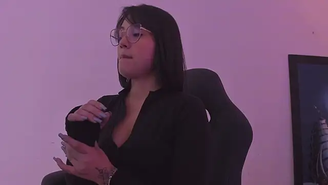 Snapshot of AnnaraLein chatting on November 28, 3:42 am AnnaraLein online show from November 28, 3:42 am